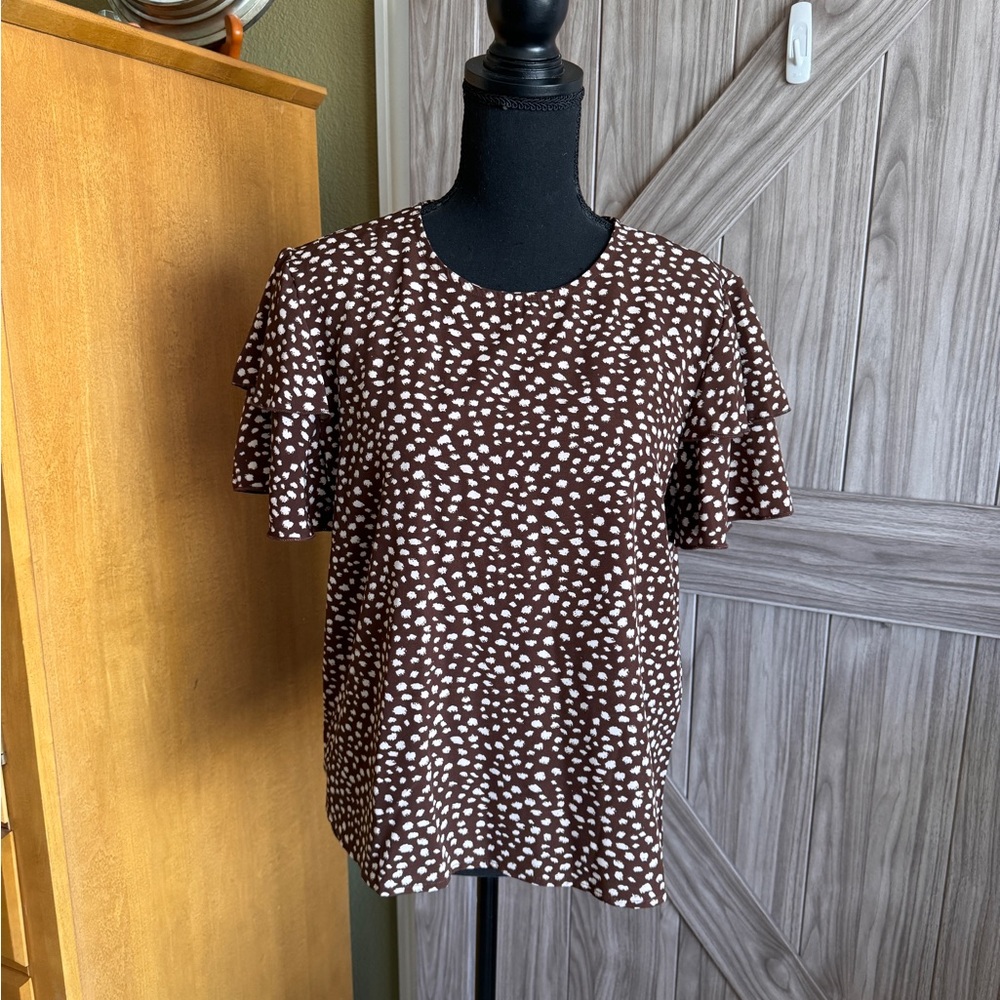 Shein brown and white flow blouse, short sleeve